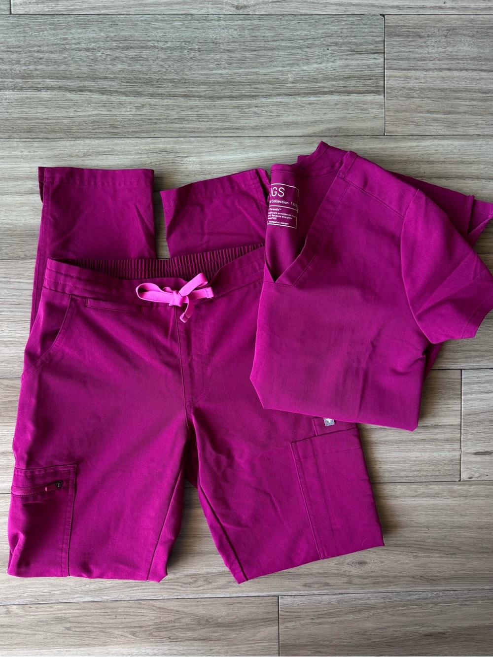 FIGS Women's Dark Magenta Scrub Pant Top Set Size XXS PO 2079 2192